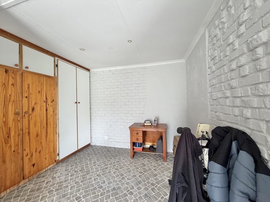 3 Bedroom Property for Sale in Wavecrest Eastern Cape